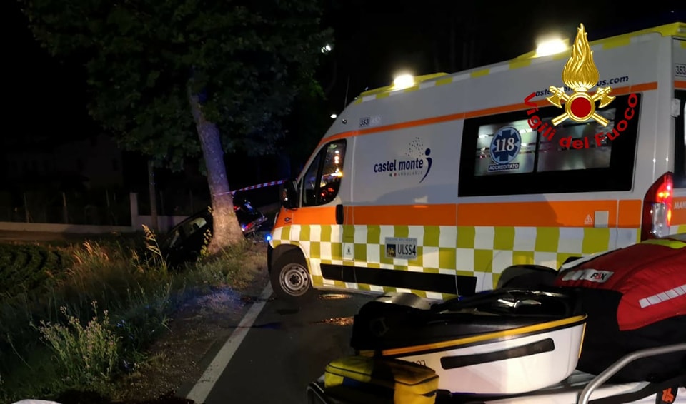 Schrecklicher Verkehrsunfall - 26jähriger stirbt in Jesolo

Die Rettungskräfte konnten nichts mehr für den Verunfallten tun.
