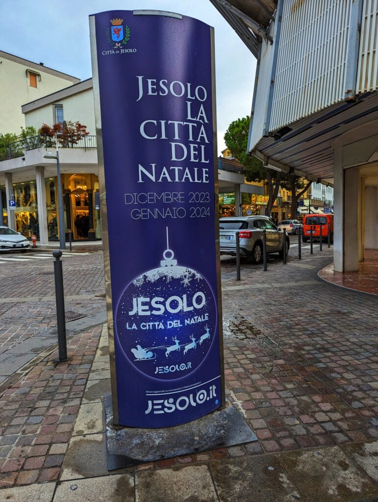 Werbung für den Weihnachtsmarkt 2023 in Jesolo