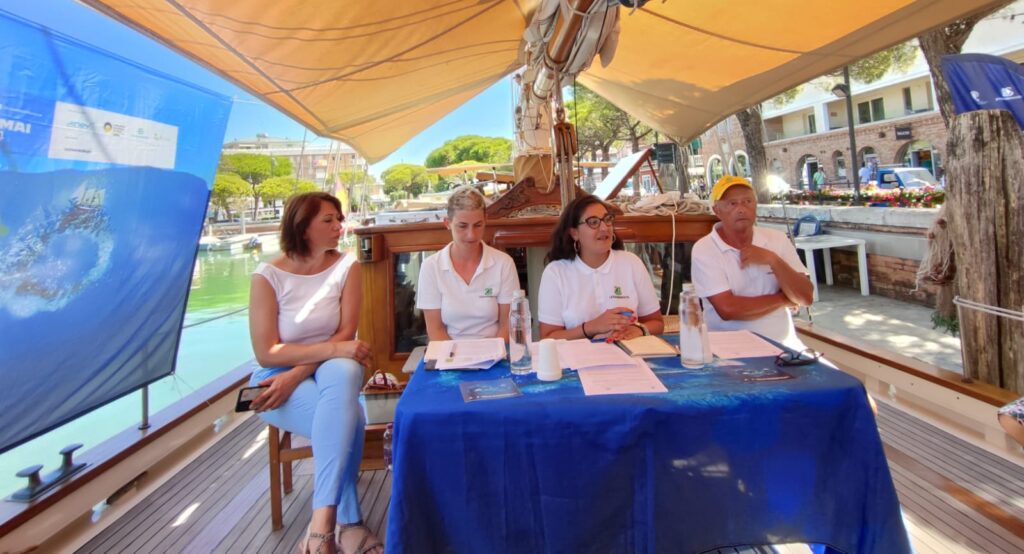 Pressekonferenz Präsentation der Wasserproben