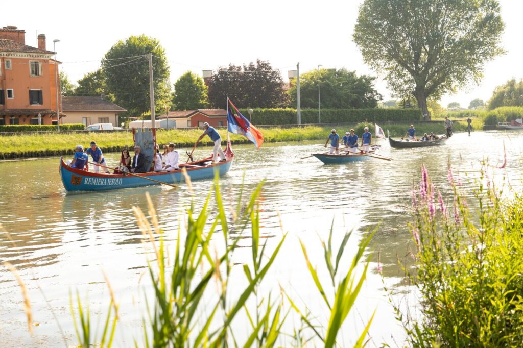 Historischer Bootskorso in Jesolo
